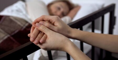 Hospital patient (Courtesy of motortion)