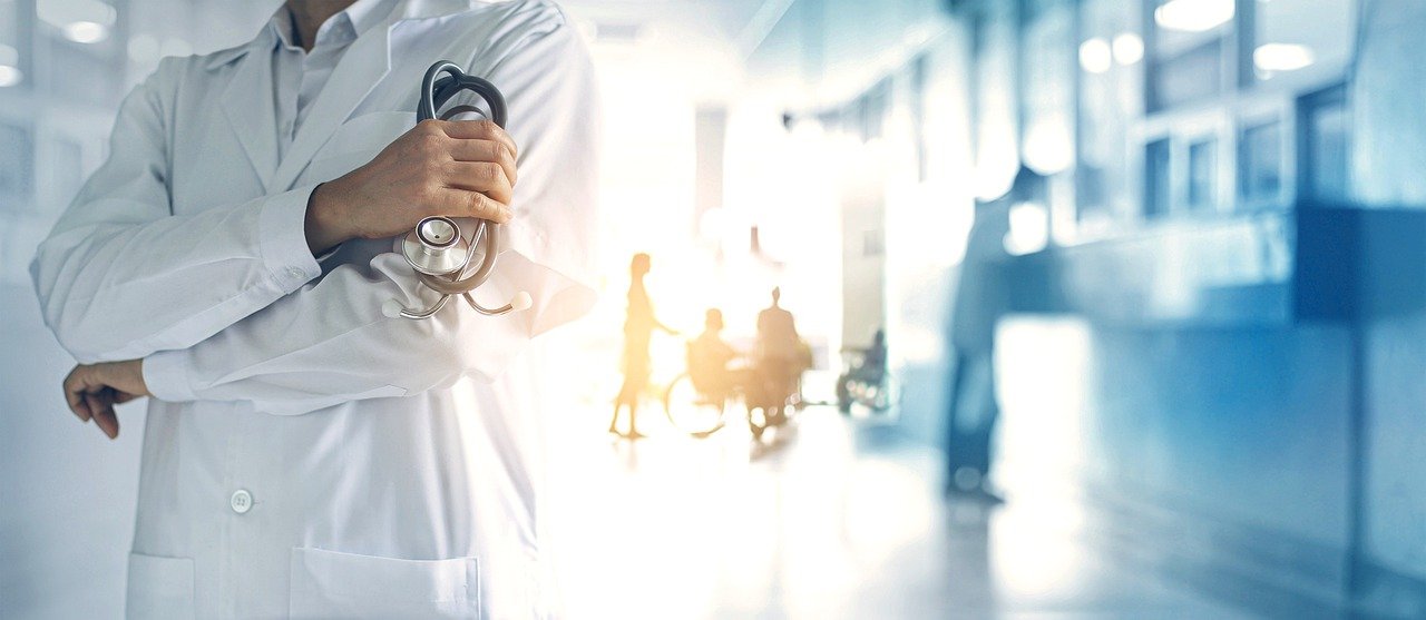 Four Alberta doctors sue AHS over Vaccine mandate