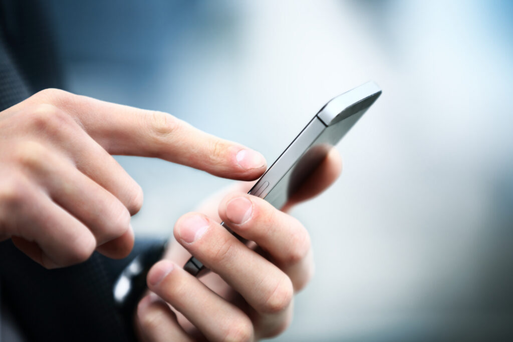 Mobile device (Courtesy of Photo Star)