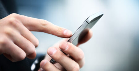 Mobile device (Courtesy of Photo Star)